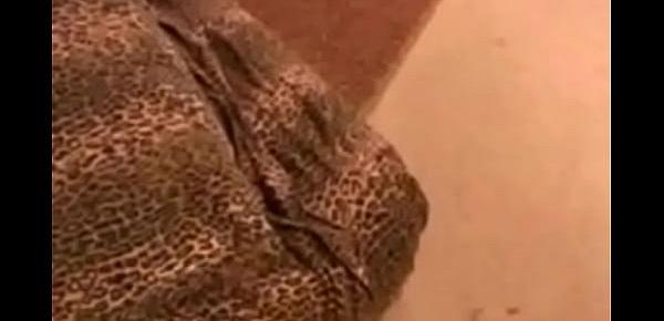  Girlfriend Giving Her Best Sloppy Blowjob and A Cumshot